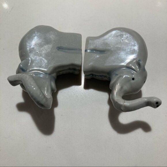 SALT & PEPPER  Shaker Intertwined Trunk Elephants Ceramic - Picture 4 of 7